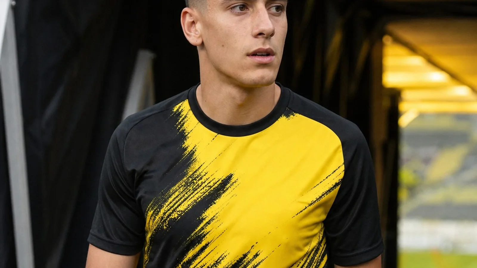 Illustrazione realizzata con IA per la notizia di mercato su Giannis Konstantelias e Borussia Dortmund
