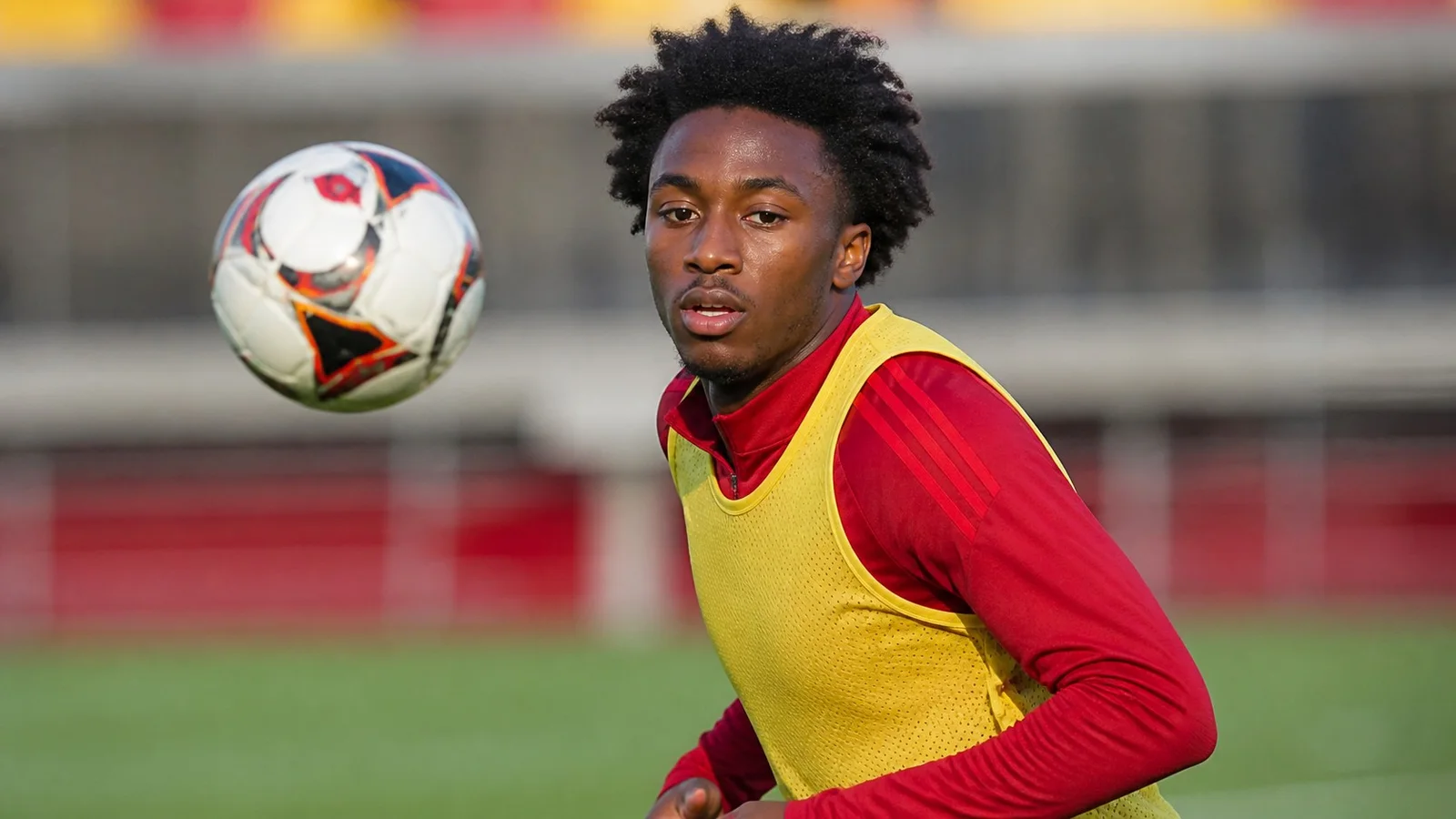 Malick Fofana ve AS Roma transfer haberi için yapay zekâyla oluşturulmuş illüstrasyon